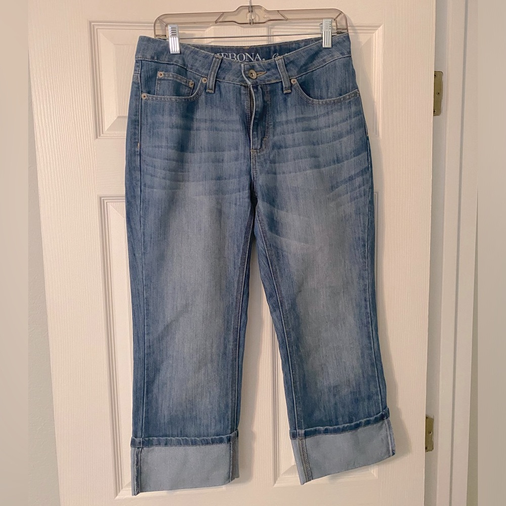 Merona size 8 cropped jeans.